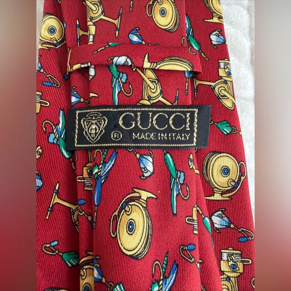 Vintage Gucci Fly Fishing Reel Bait Silk  Tie Necktie Italy - Picture 3 of 6